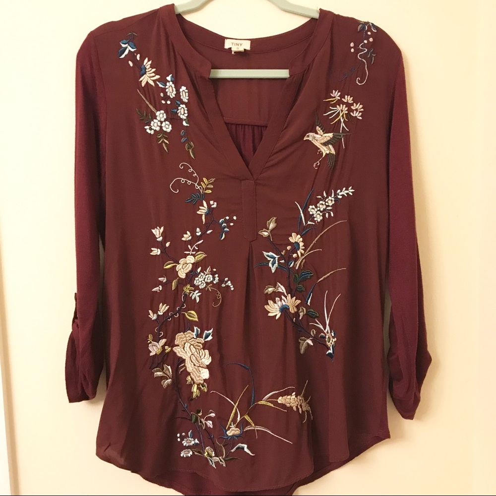Anthropologie | Tiny embroidered top